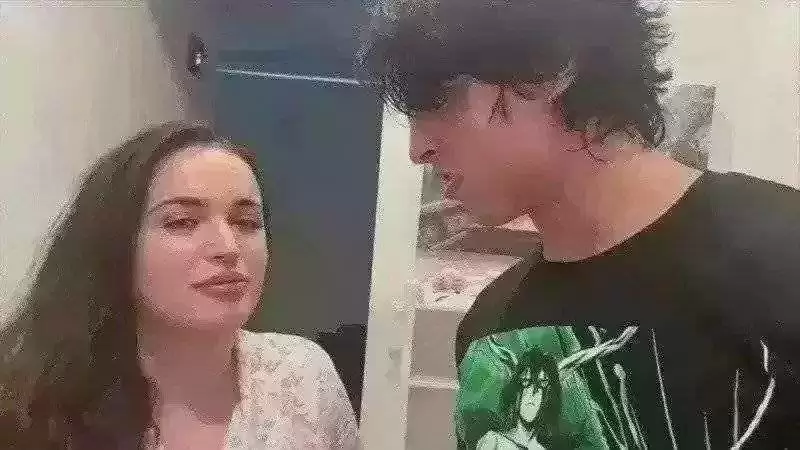 POST THUMB